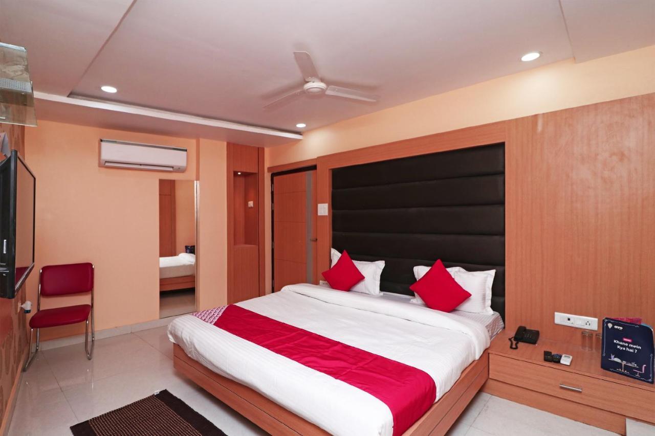 Capital O Hotel Sapphire Inn Gorakhpur Exterior photo