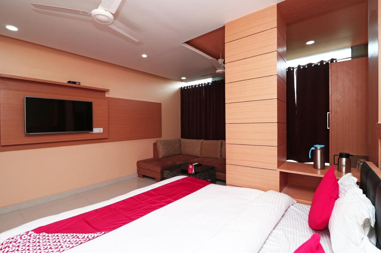 Capital O Hotel Sapphire Inn Gorakhpur Exterior photo